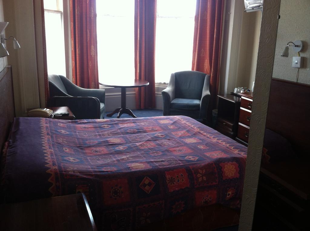 Sugarland Metro Hotel Douglas Room photo
