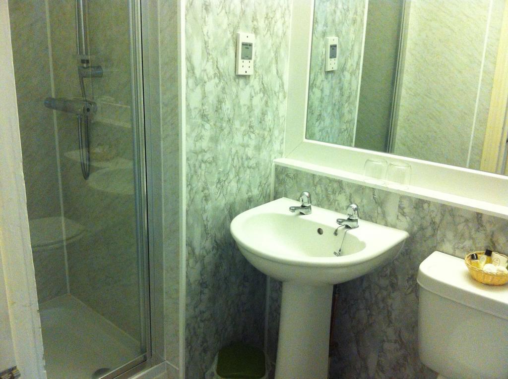 Sugarland Metro Hotel Douglas Room photo